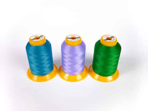Available in 60 saturated solid colours, use SoftLoc™ in your serger for knitted or woven materials. Durable coverage